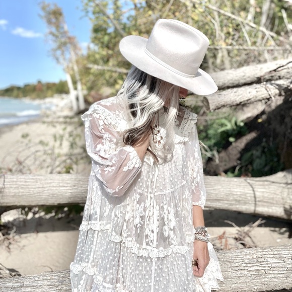Join me on the BOHO DISCOVERY let’s feel wild and free 🦋✨✨ - Picture 3 of 15